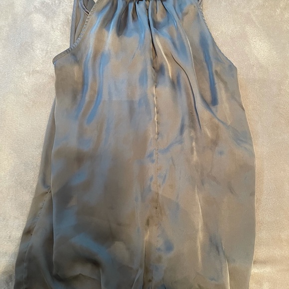 Stylish grey sleeveless blouse by Lapis, M, $15 - Picture 2 of 2